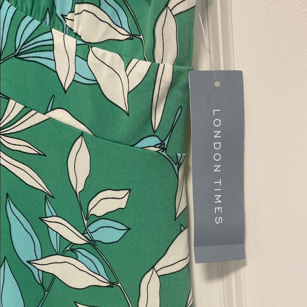 Floral Green Dress - Picture 3 of 4